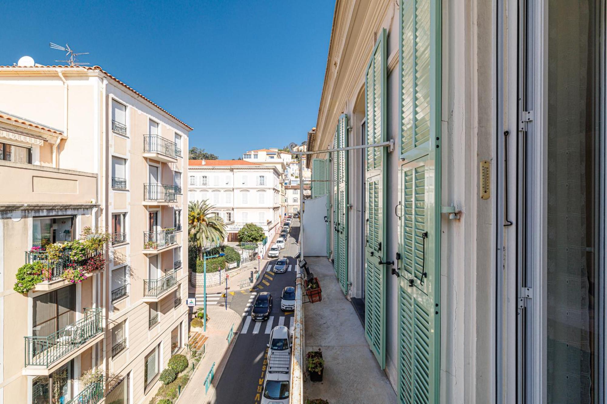 Le Saint Charles-Parking-Climatisation-Centre Ville Menton Exterior photo