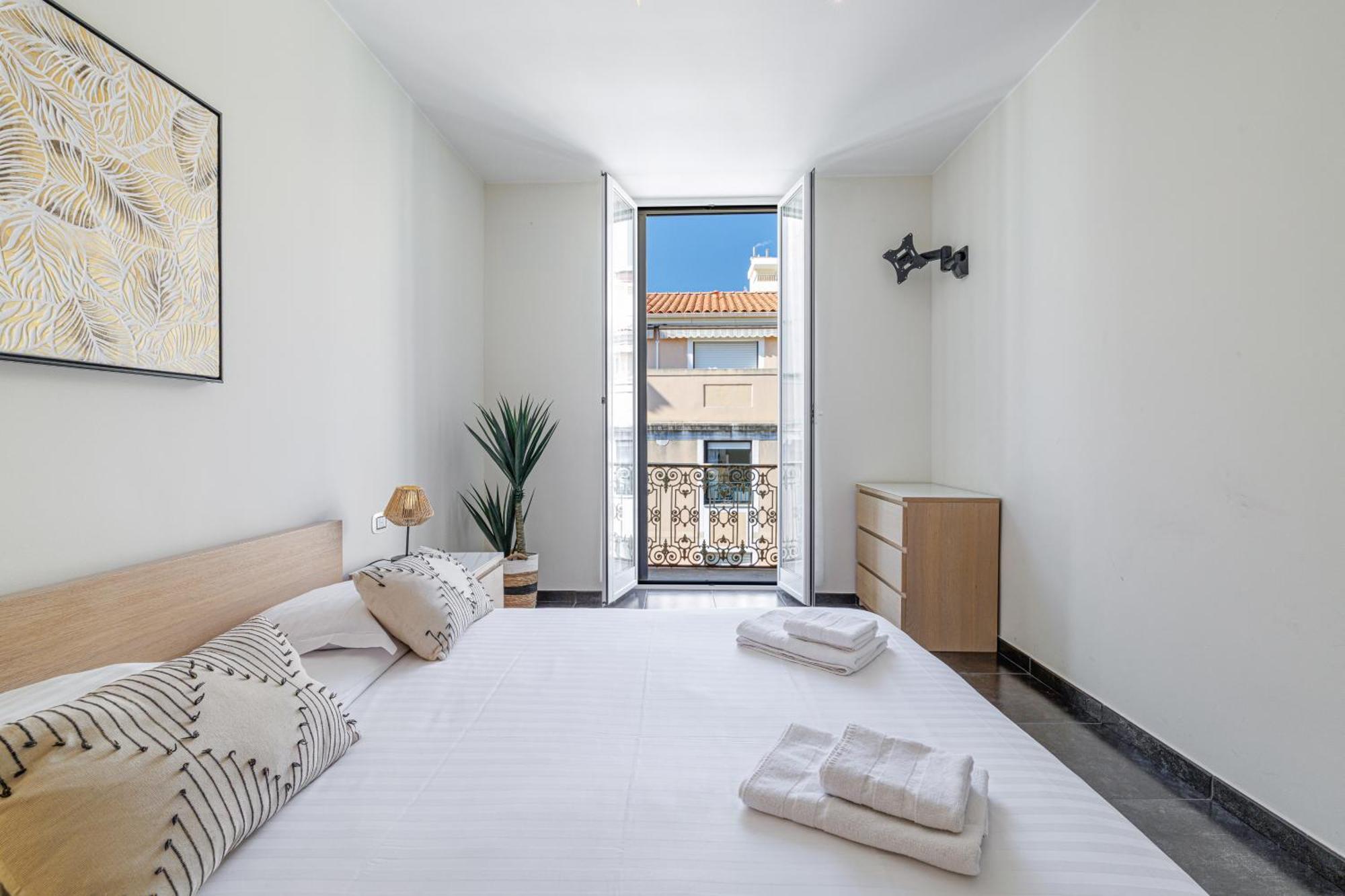 Le Saint Charles-Parking-Climatisation-Centre Ville Menton Exterior photo